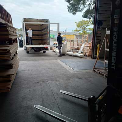 Camion de collecte du matériel du spectacle en Pays de Loire